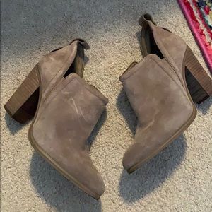 Vince CAMUTO Booties